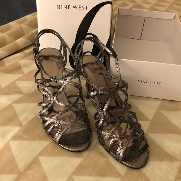 Nine West Frida Strappy Sandals 9.5 Gunmetal Shiny Snakeskin Open Toe Stilettos - Picture 2 of 6